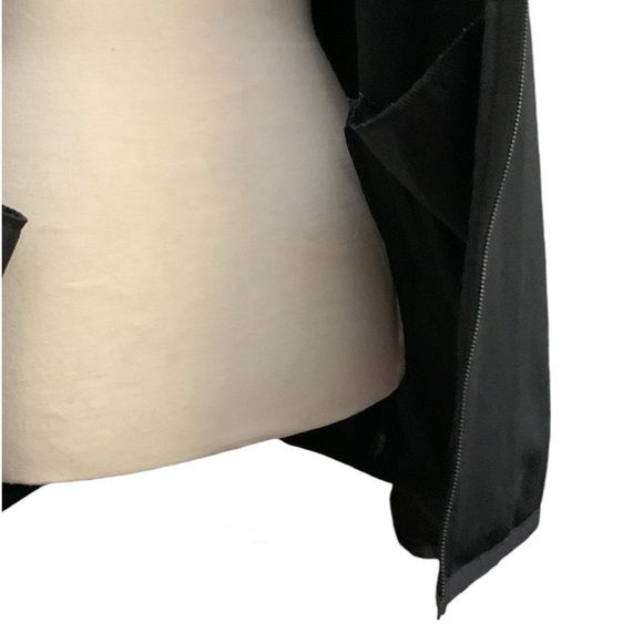 Nike lightweight full zip black and grey jacket with pockets - Picture 12 of 13